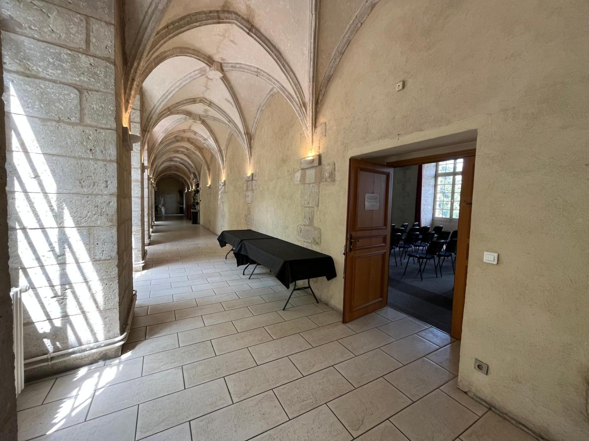Hotellerie Saint Yves 3* Chartres