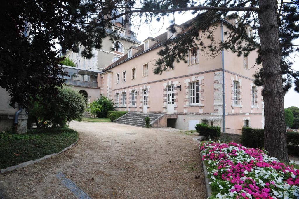 Hotel Hotellerie Saint Yves Chartres